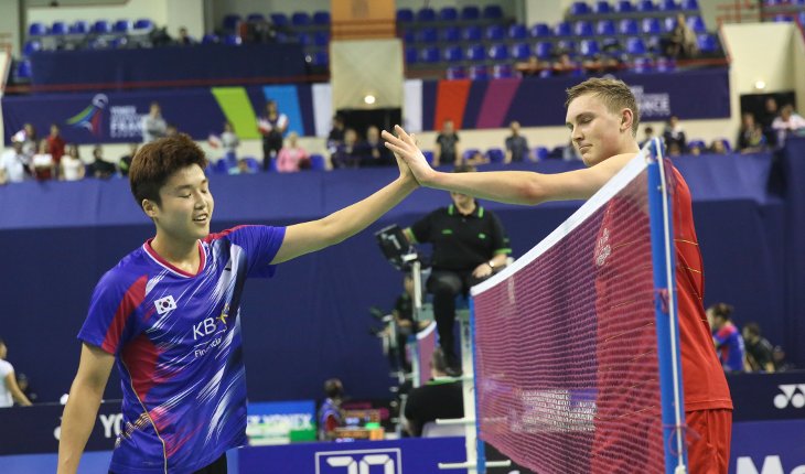 derriere-axelsen-la-chasse-est-ouverte